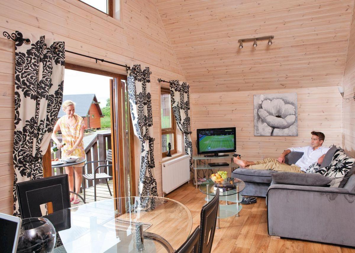 Nunland Hillside Lodges Holywood  Exterior photo