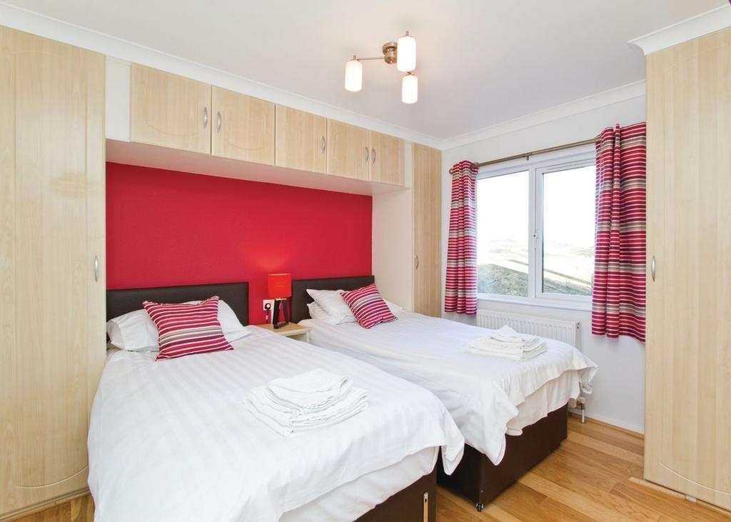 Nunland Hillside Lodges Holywood  Room photo