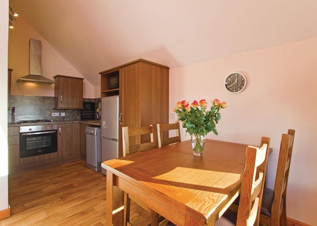 Nunland Hillside Lodges Holywood  Room photo